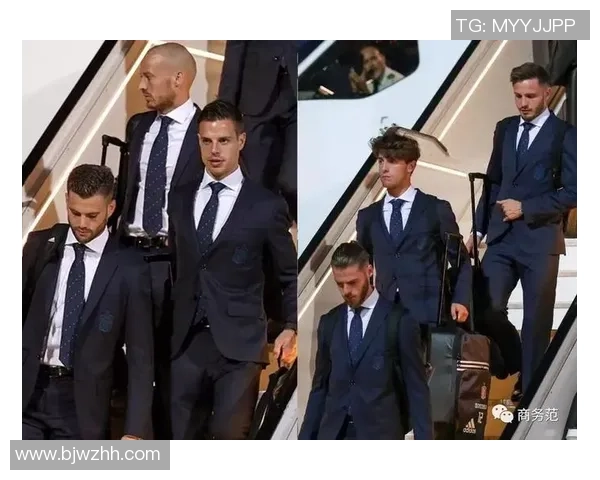 足球明星携时尚手拿包亮相赛场引发热议与关注 足球明星携时尚手拿包亮相赛场引发热议与关注