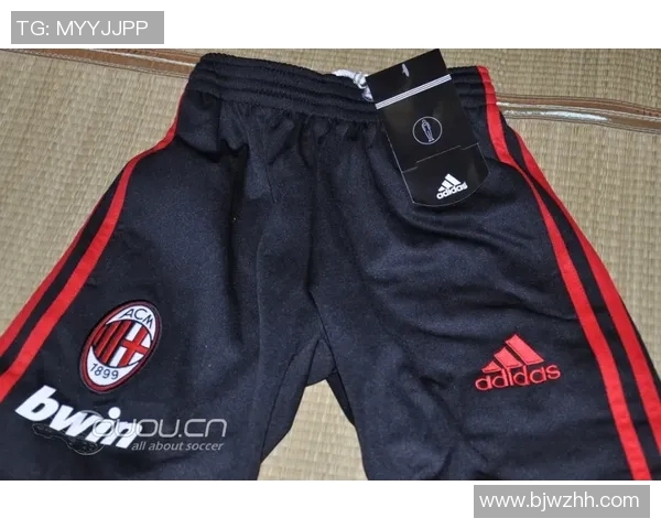 足球明星训练裤时尚潮流解析展现运动魅力与个人风格的完美结合